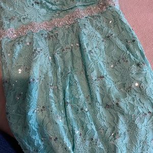 Size 5 women’s strapless dress